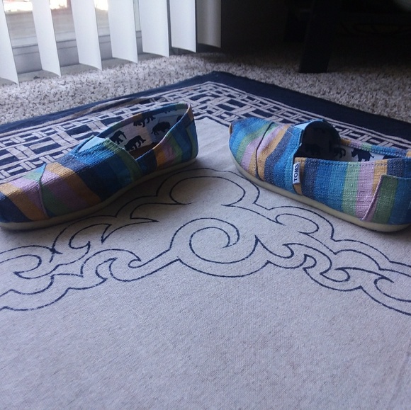 TOMS Classic Slip-on Multicolored Flat - Picture 2 of 3